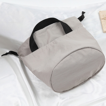 保温バッグ クーラーバッグ 保冷 保温 クール ホット 兼用 トートバッグ 巾着袋 14×16×19cm（1ヶ）