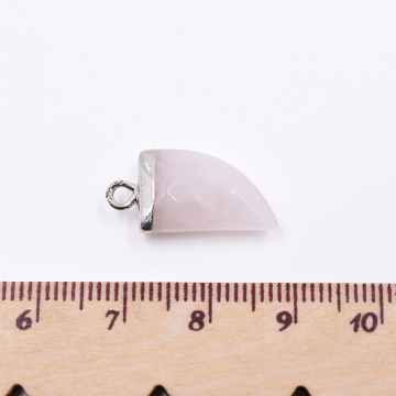 天然石チャーム １カンつき 三角形カット 20x10mm  全2色 ロジウム（1ヶ）