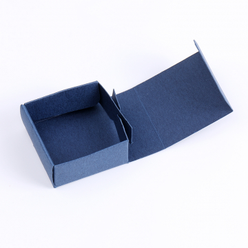 ミニカラーダンボール ポスト投函サイズ 小物梱包発送 アクセサリー梱包用 ラッピングボックス 梱包資材 正方形 4×4cm（4ヶ）