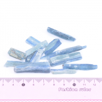 天然石ビーズ 不規則型 カイヤナイト（4ヶ）