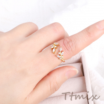 高品質デザインリング 指輪 ジルコニアリング 幅約9.5mm ゴールド（1ヶ）