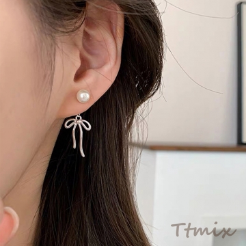 デザインピアス 大きめパール風 2パーツタイプ（リボン付き）耳の前後自由に取付可能 約12×20mm（1ペア）