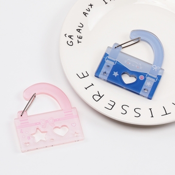 アクリルカラビナ スクールバッグ型 推し活 アクリルキーホルダー ポップで可愛いアクリルカラビナ 約5.8×6.3cm（1ヶ）