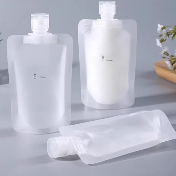 詰替えボトル トラベルボトル 詰替え容器 小分け ビニールパック 化粧品 乳液 ローション シャンプー リンス 携帯用 旅行 出張（1個）