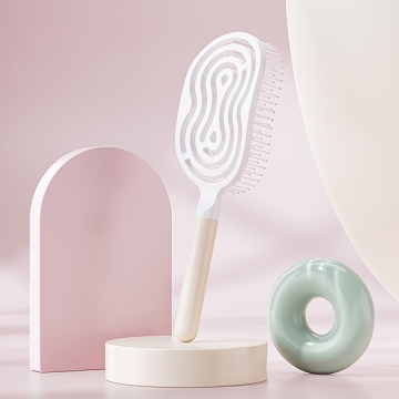 ヘアブラシ 頭皮にフィットする 乾きやすいブラシ ボリュームアップ ツヤ出し 頭皮ケア ドライブロー ヘアコーム (1個)