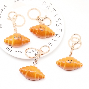 食品サンプルキーホルダー 塩パン ミニチュアフード ミニチュアスイーツ リアル 約5.7×9.5cm（1ヶ）