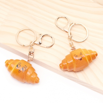 食品サンプルキーホルダー 塩パン ミニチュアフード ミニチュアスイーツ リアル 約5.7×9.5cm（1ヶ）