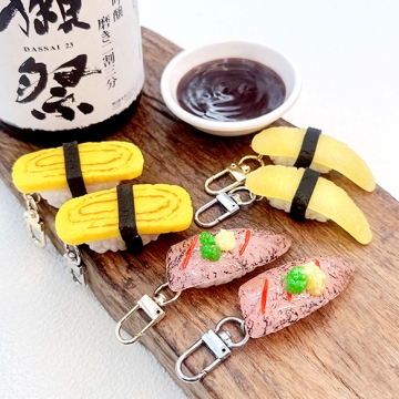 食品サンプルキーホルダー 玉子握り 数の子 アジのにぎり おすし 握り寿司 ミニチュアフード 約2.7×9cm（1ヶ）