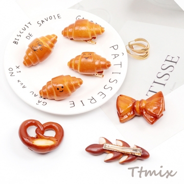 食品サンプルヘアクリップ プレッツェル 塩パン ブレッド ユニークヘアアクセサリー 約3×5.7cm（1ヶ）
