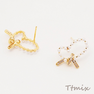 ファッションピアス リボンピアス パールラインストーン付き 可愛いデザインピアス  約14×17mm（1ペア）