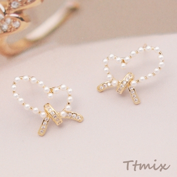 ファッションピアス リボンピアス パールラインストーン付き 可愛いデザインピアス  約14×17mm（1ペア）