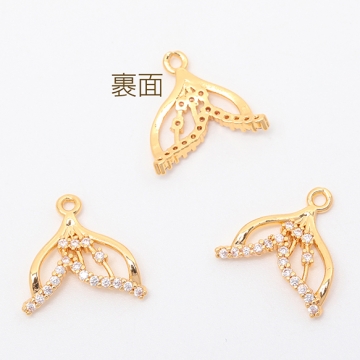 ガラスチャーム 尾ひれ さかな ラインストーン付き 魚 マリンチャーム メタルチャーム 約15×16mm（1ヶ）