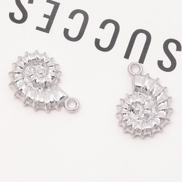 メタルチャーム 貝殻 うずまき 巻き貝 アンモナイト 海 夏 マリンチャーム 約15×21mm（4ヶ）