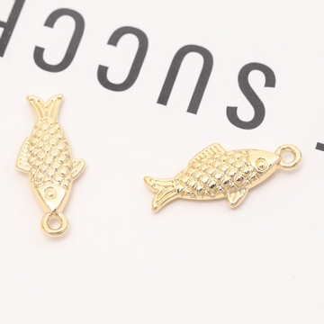 メタルチャーム さかな うろこ模様付き 魚 立体 海 夏 マリンチャーム 約9×20mm（4ヶ）