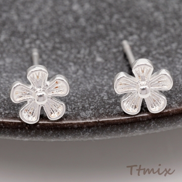 デザインピアス フラワー お花 ミニ シンプル ワンポイントピアス メタルピアス 約6.5mm（1ペア）