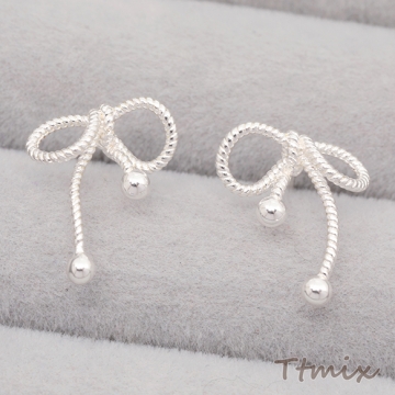 デザインピアス リボン ツイスト 玉飾り付き シンプル ワンポイントピアス メタルピアス 約13×15mm（1ペア）