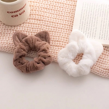 シュシュ 猫耳 ふわふわ生地 もこもこ ヘアゴム 髪飾り 髪留め 秋冬 ヘアアクセサリー（1ヶ）