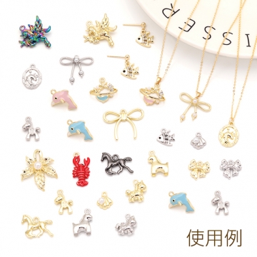 ユニコーンチャーム コインチャーム 絵画風 凹凸 メルヘン 幻想的 メタルチャーム 約12×17mm（6ヶ）