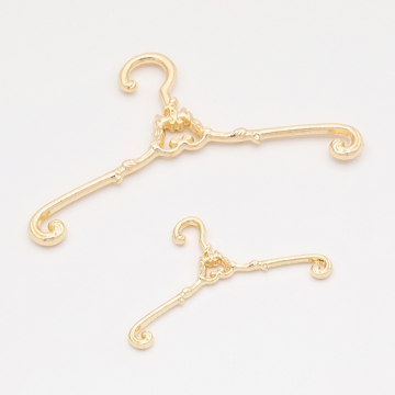 ミニチュアハンガー アンティーク風 レトロ ドール人形洋服ハンガー ドール衣装収納 約大6.5cm＆小4cm（4個セット）