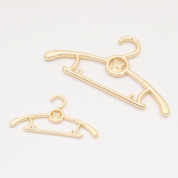 ミニチュアハンガー アンティーク風 レトロ ドール人形洋服ハンガー ドール衣装収納 約大6.5cm＆小4cm（4個セット）