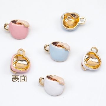 エポチャーム コーヒー カップ カフェオレ 飲み物 半面 メタルチャーム 約14×18mm（4ヶ）
