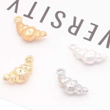 パンチャーム クロワッサン 食べ物 ミニチュア メタルチャーム 約8×19mm（6ヶ）