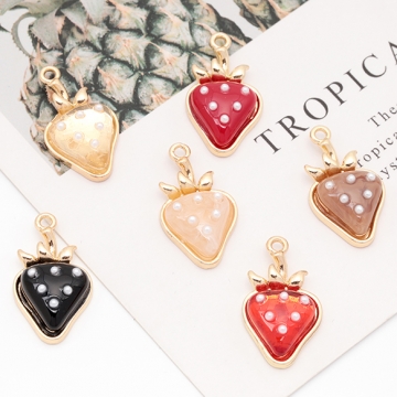 いちごチャーム イチゴ 苺 果物 半面 フルーツチャーム約14×24mm（4ヶ）