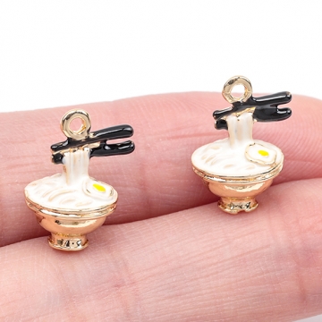 エポチャーム ラーメン 拉麺 どんぶり 立体 ミニチュア メタルチャーム 約10×15mm（2ヶ）