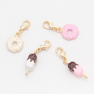 チャーム付きキーホルダー 可愛い ドーナツ/アイスモチーフ スイーツチャーム エポチャーム付き カニカンキーホルダー 全4種（1ヶ）