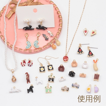 エポチャーム 目玉焼きトースト パン 食パン ミニチュア 食べ物チャーム メタルチャーム 約8.5×12mm（4ヶ）