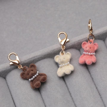 カニカン付きチャーム クマ くま テディベア 熊 ネックレス付き キーホルダーに付け足せる フロッキーチャーム（1ヶ）