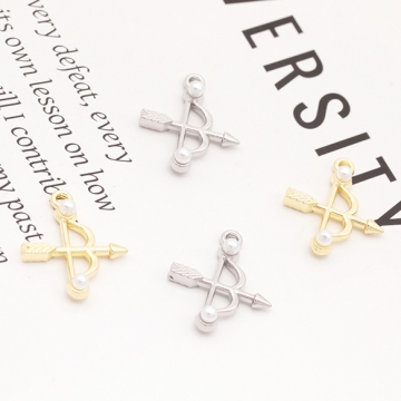 天使チャーム キューピッドの矢 天使の矢 ABSストーン付き 立体 メタルチャーム 約16×19mm（4ヶ）