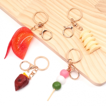 食品サンプルキーホルダー 焼き芋 トマト 餃子 三色団子 食べ物 ミニチュア 全4種（1ヶ）