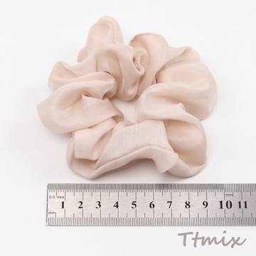 シュシュ シンプル ベージュ ヘアゴム 髪留め 髪飾り ヘアアクセサリー ※訳ありサービス品 返品不可（1ヶ）