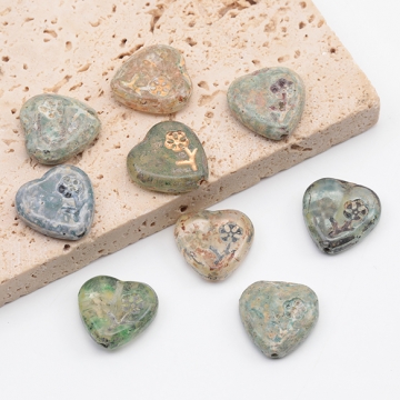 チェコ調ガラスビーズ お花模様入り ハート型 チェコガラス風 アンティーク風 カラーランダム 約16×16mm（8ヶ）