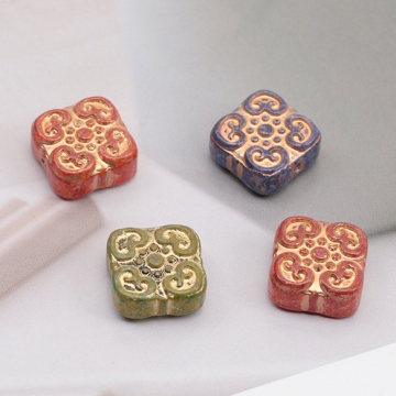 チェコ調ガラスビーズ 花模様 金色入り フラワー チェコガラス風 アンティーク風 カラーランダム 約13×13mm（6ヶ）