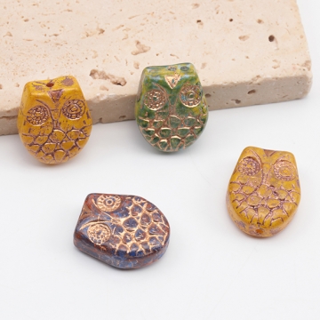 チェコ調ガラスビーズ ふくろう フクロウ 梟 チェコガラス風 アンティーク風 カラーランダム 約15×19mm（4ヶ）