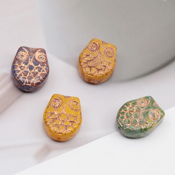 チェコ調ガラスビーズ ふくろう フクロウ 梟 チェコガラス風 アンティーク風 カラーランダム 約15×19mm（4ヶ）