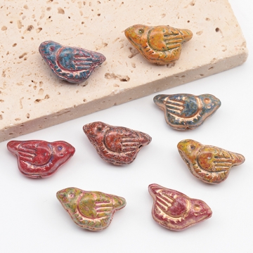 チェコ調ガラスビーズ ことり 小鳥 チェコガラス風 アンティーク風 カラーランダム 約11×21mm（6ヶ）