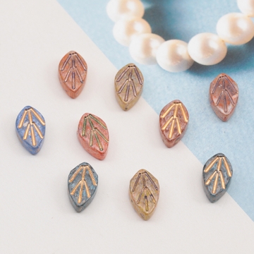 チェコ調ガラスビーズ 葉っぱ リーフ チェコガラス風 アンティーク風 カラーランダム 約7×11mm（15ヶ）