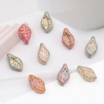 チェコ調ガラスビーズ 葉っぱ リーフ チェコガラス風 アンティーク風 カラーランダム 約7×12mm（15ヶ）