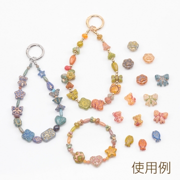 チェコ調ガラスビーズ にくきゅう 肉球 イヌ ネコ チェコガラス風 アンティーク風 カラーランダム 約13×15mm（10ヶ）