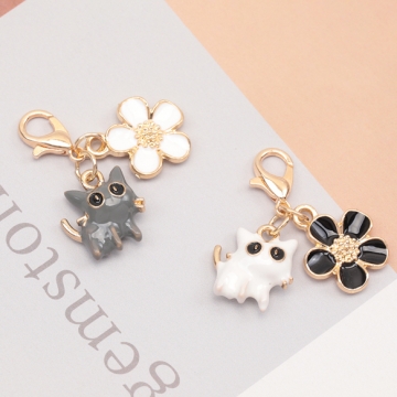 カニカン付きチャーム オレンジ 猫 花 てんとう虫 苺 スマホチャーム マスクチャーム ストラップ キーホルダー（1ヶ）