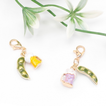 カニカン付きチャーム 枝豆とビール ミニチュアフードチャーム スマホチャーム マスクチャーム ストラップ キーホルダー（1ヶ）