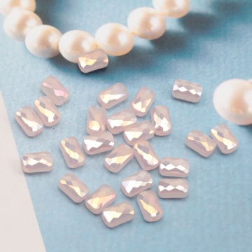 ガラスビーズ 長方形 多面カット キラキラ 約4×7mm（1連(約75ヶ)）