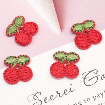 刺繍ワッペン チェリー  アップリケ 刺繍パーツ テープキーホルダー装飾 衣服 帽子飾り付け 約15×16mm (20ケ)