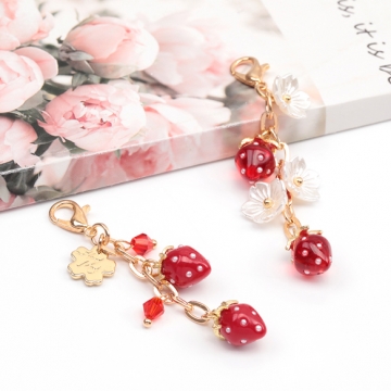 カニカン付き苺チャーム リアルいちご スマホチャーム マスクチャーム ストラップ キーホルダー（1ヶ）