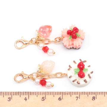 カニカン付きチャーム スイーツチャーム ケーキ ポーチのファスナー スマホ マスク バッグお好きなところに簡単に装着（1ヶ）