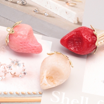 いちごチャーム かじり苺 立体いちごパーツ ストラップ ネックレス ハンドメイド素材 カン付き 約28×38mm (1ヶ)