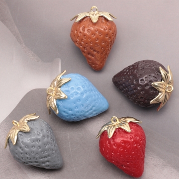 いちごチャーム かじり苺 かじった苺 食べかけ イチゴ カン付き 樹脂チャーム 約27×39mm（1ヶ）